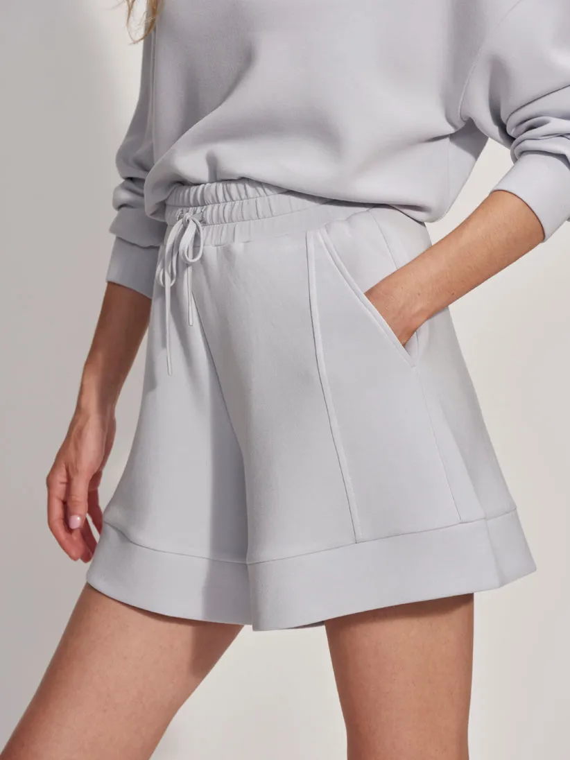 Varley | Alder High Rise Short 5.5 {Grey Dawn}