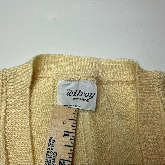 Vintage Yellow Sweatervest cardigan with Cozy Knit Fabric