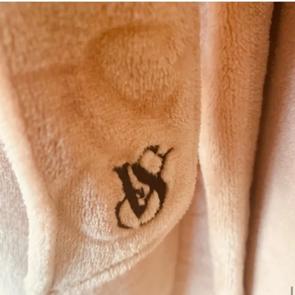 Vtg Victoria Secret Long Plush Robe VP