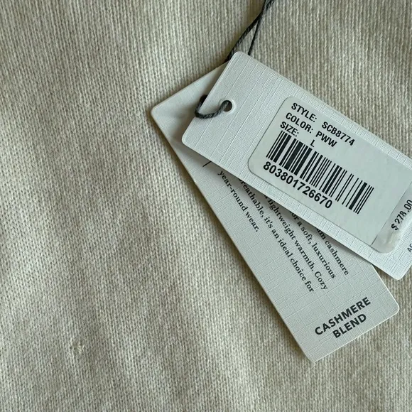 Wool cashmere V-Neck Cream Sweater NWT!!!