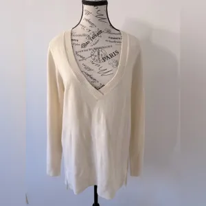 Wool cashmere V-Neck Cream Sweater NWT!!!
