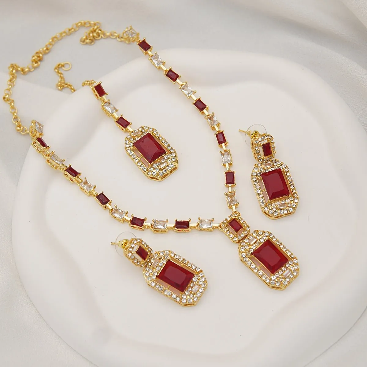 Zirconia Elegance Necklace Set
